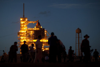 Illustration for article titled The Space Shuttle's last blaze of glory on the launch pad